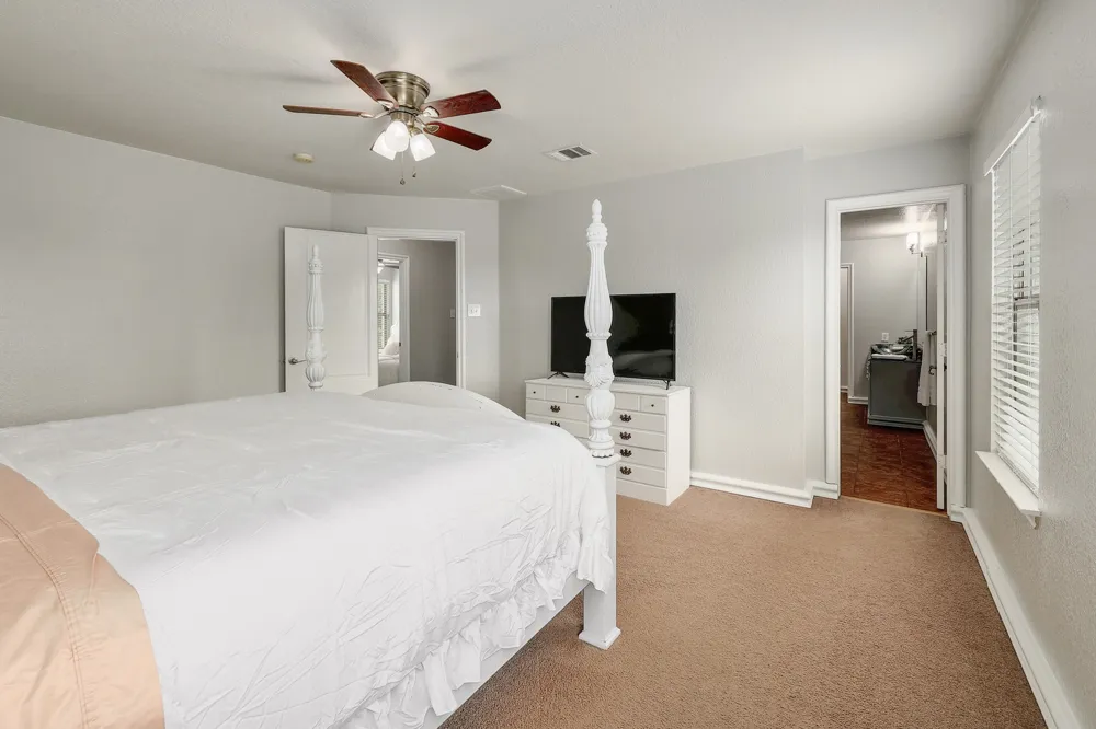 335 Mistletoe Lane Kyle, TX 78640