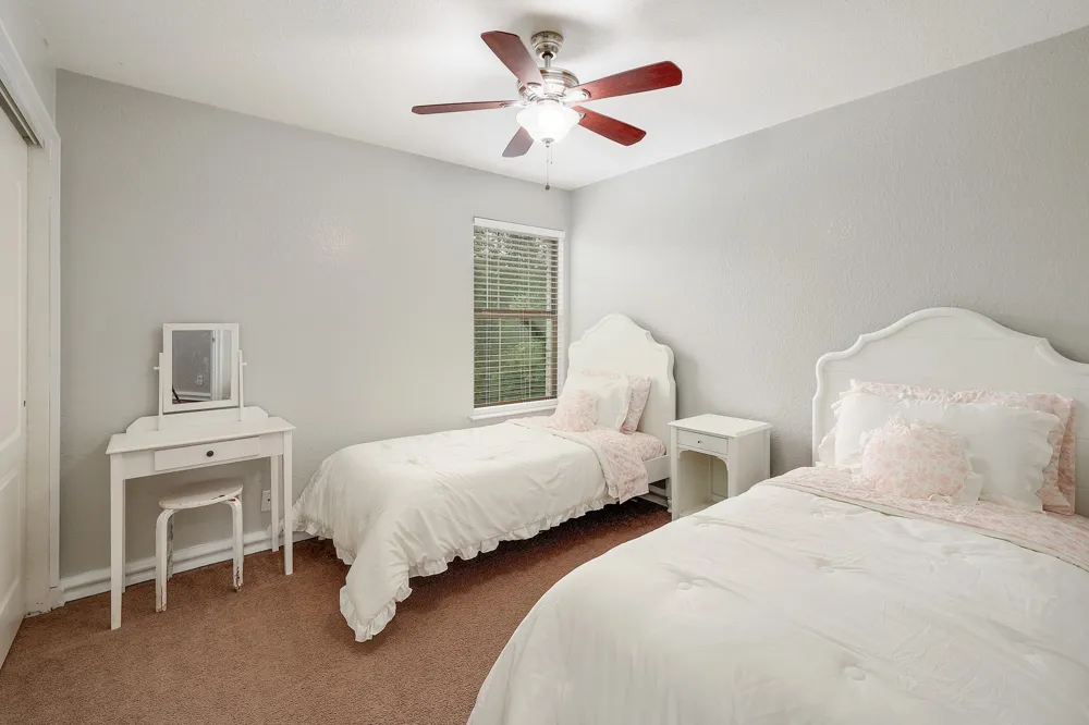 335 Mistletoe Lane Kyle, TX 78640