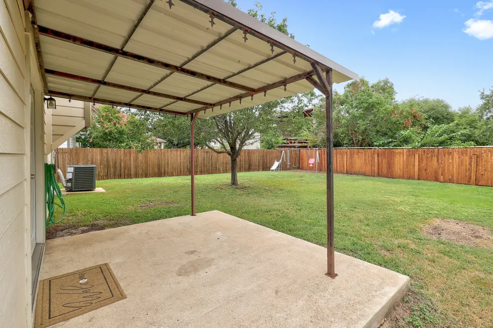 335 Mistletoe Lane Kyle, TX 78640