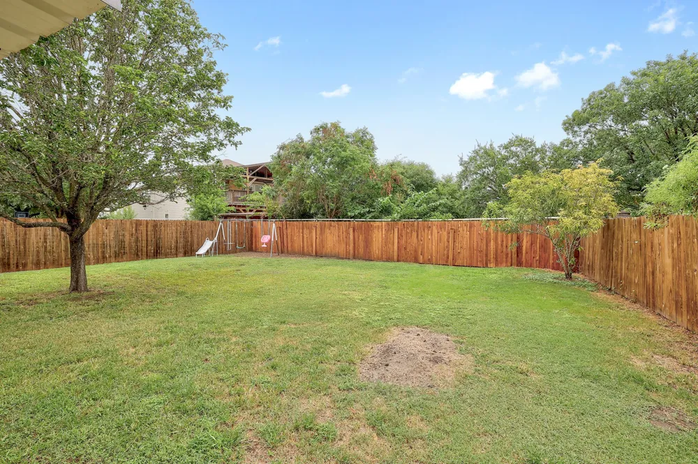 335 Mistletoe Lane Kyle, TX 78640