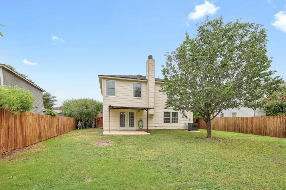 335 Mistletoe Lane Kyle, TX 78640