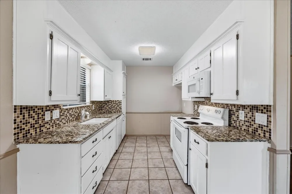 8245 Ulster Drive North Richland Hills, TX 76180