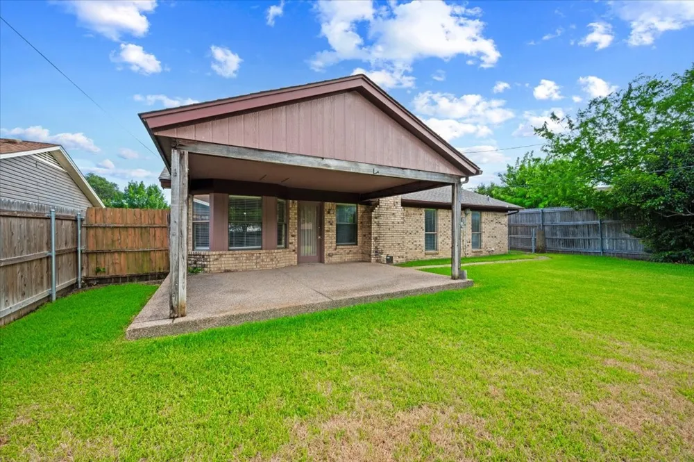 8245 Ulster Drive North Richland Hills, TX 76180