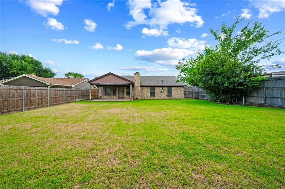 8245 Ulster Drive North Richland Hills, TX 76180