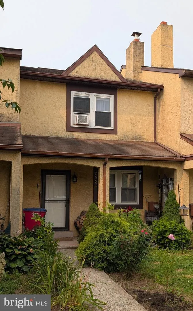 2506 WALNUT RIDGE ESTATES Pottstown, PA 19464