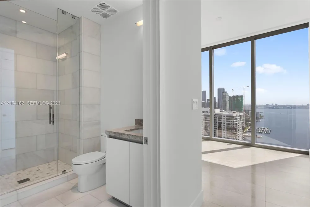 175 SE 25th Rd #2701 Miami, FL 33129