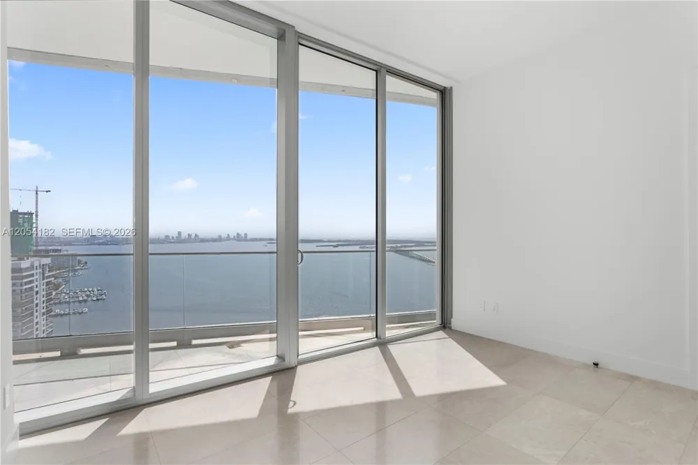 175 SE 25th Rd #2701 Miami, FL 33129