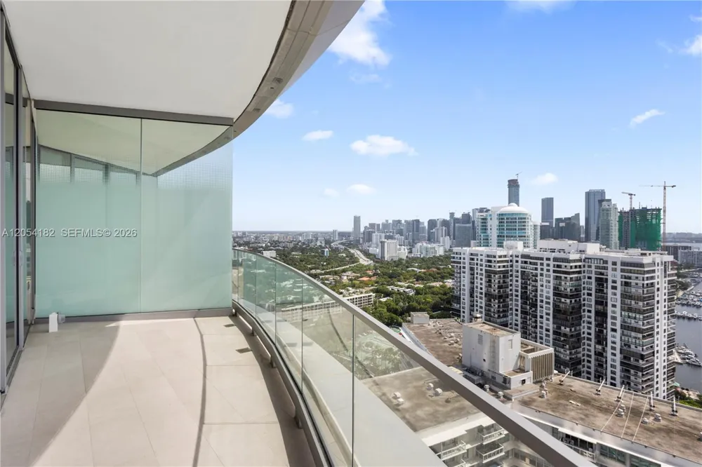 175 SE 25th Rd #2701 Miami, FL 33129