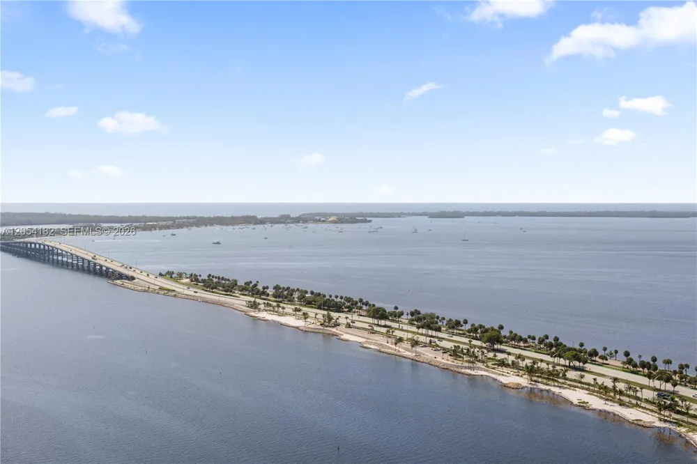 175 SE 25th Rd #2701 Miami, FL 33129