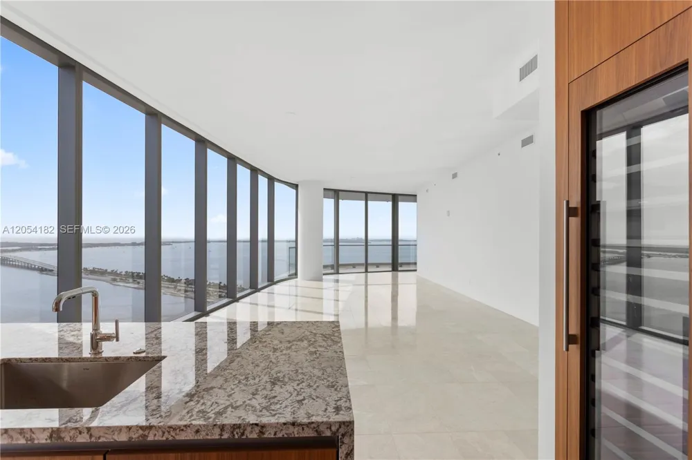 175 SE 25th Rd #2701 Miami, FL 33129