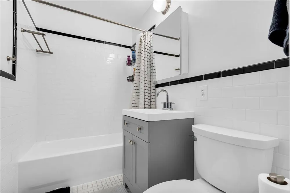 1333 Nicolet Place Detroit, MI 48207