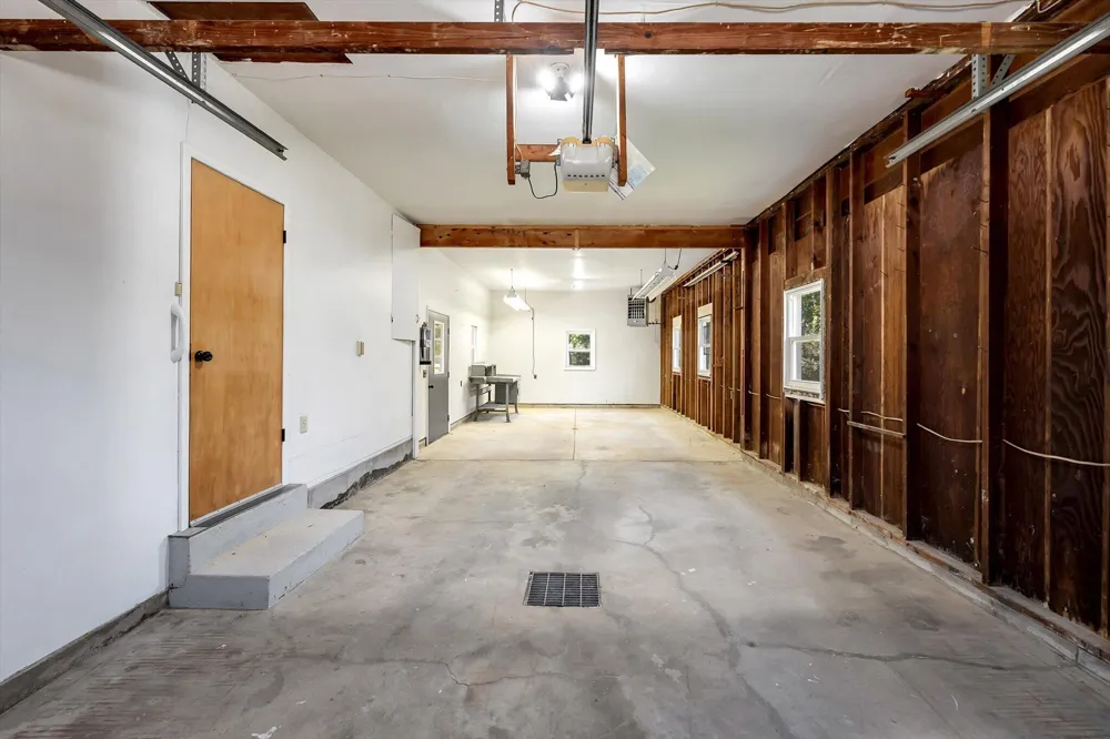 1244 Hillcrest Drive Wayland, MI 49348