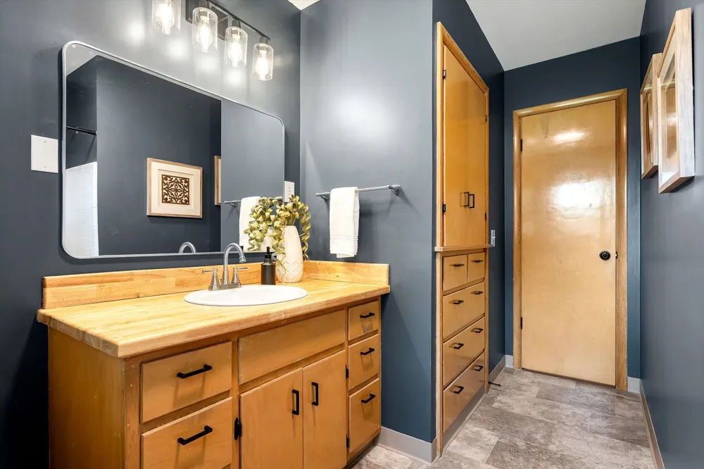 1244 Hillcrest Drive Wayland, MI 49348