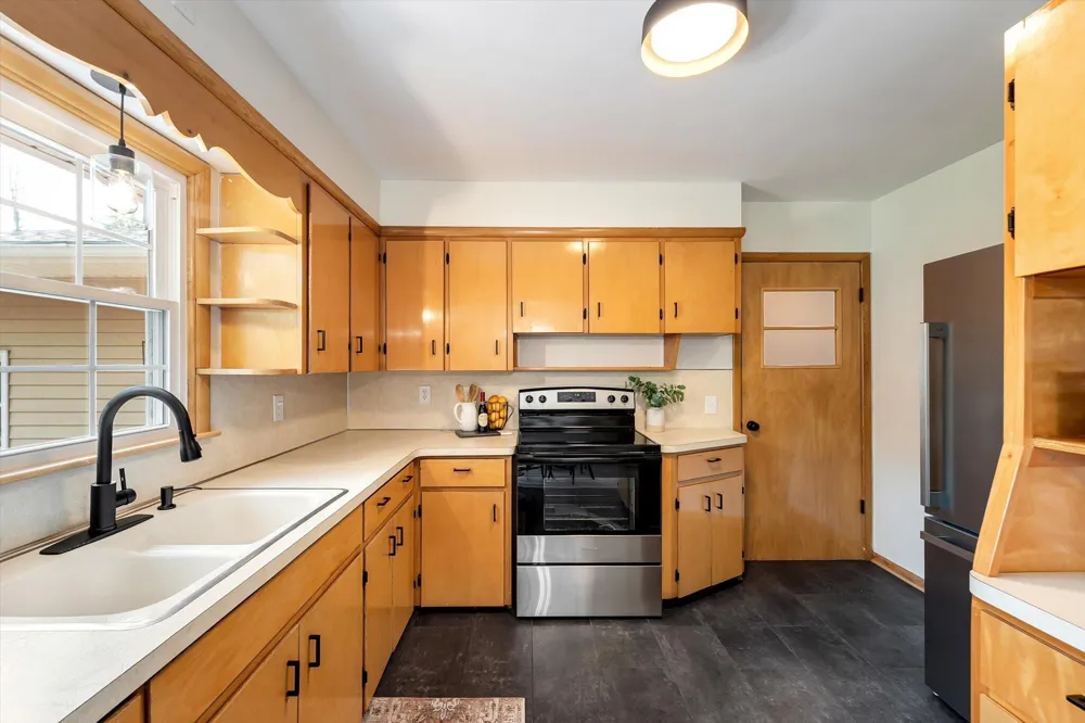 1244 Hillcrest Drive Wayland, MI 49348