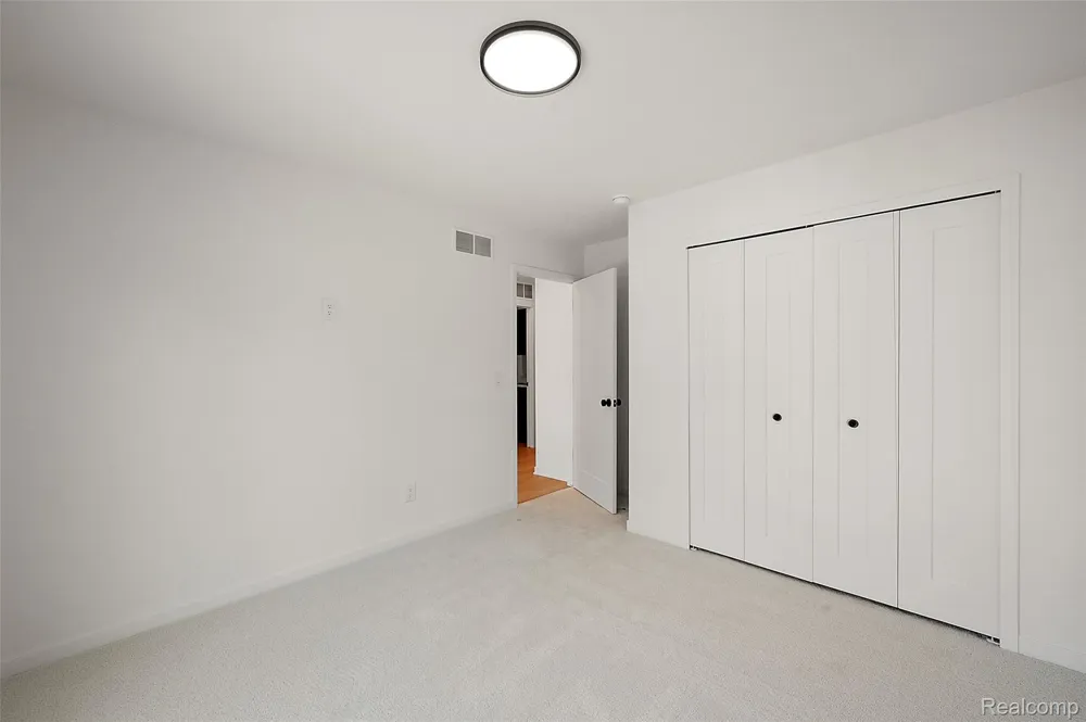 3139 Grayson Street Ferndale City, MI 48220