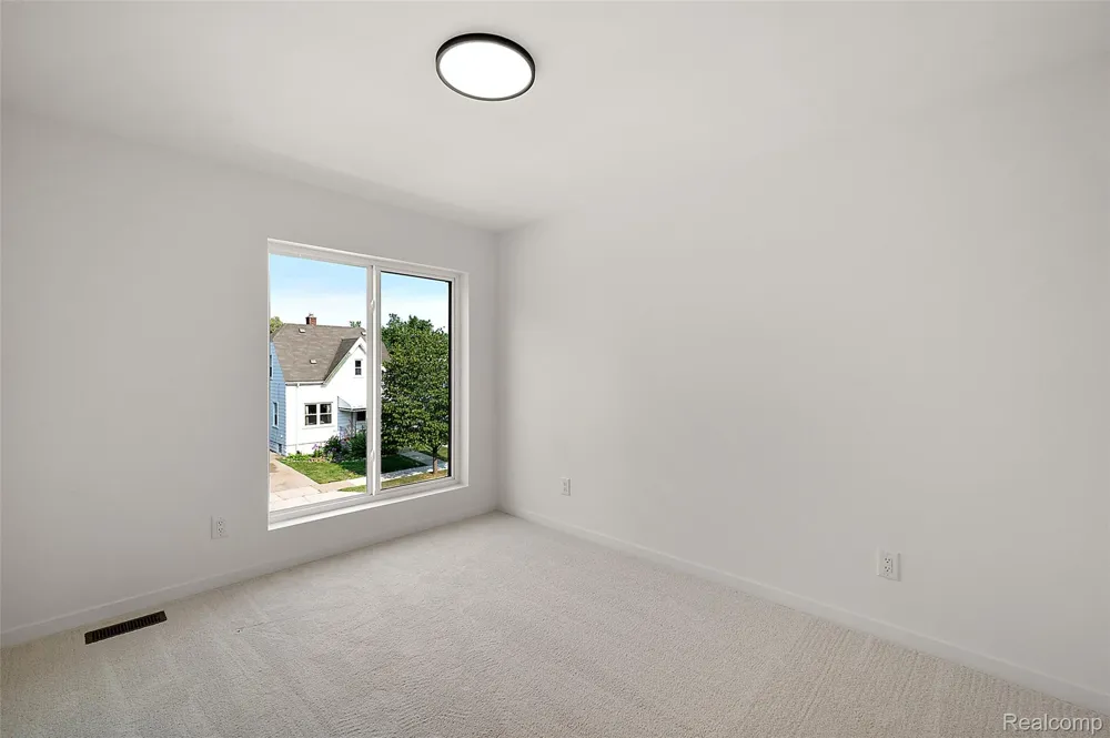 3139 Grayson Street Ferndale City, MI 48220