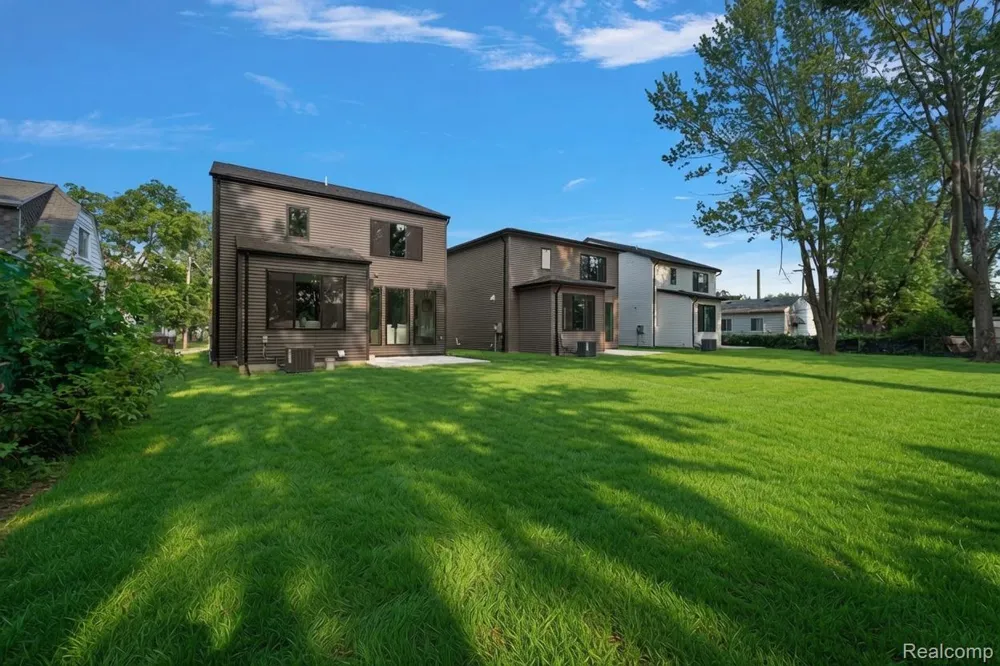 3139 Grayson Street Ferndale City, MI 48220