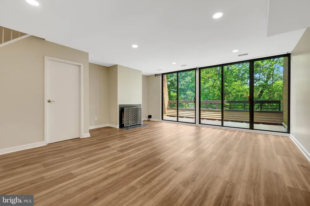 11640 IVYSTONE COURT #2A2 Reston, VA 20191