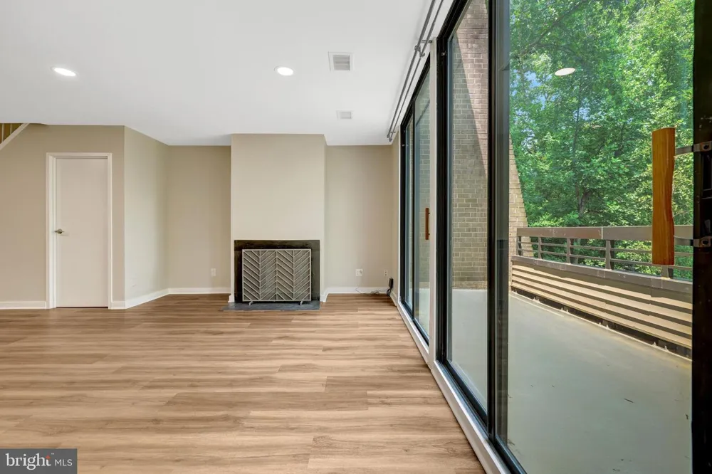 11640 IVYSTONE COURT #2A2 Reston, VA 20191