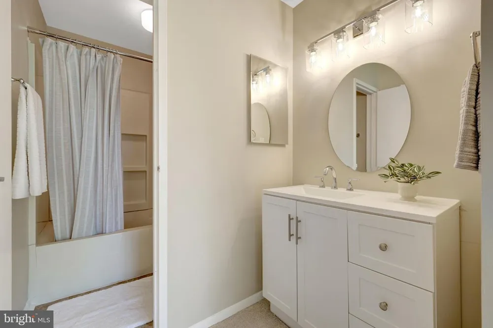 11640 IVYSTONE COURT #2A2 Reston, VA 20191