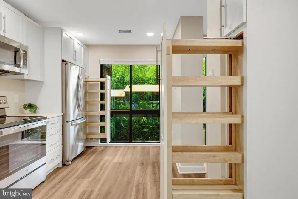 11640 IVYSTONE COURT #2A2 Reston, VA 20191