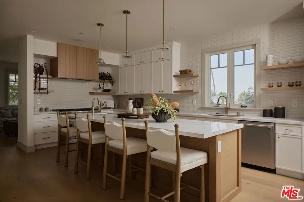 539 Punahou Street Altadena, CA 91001