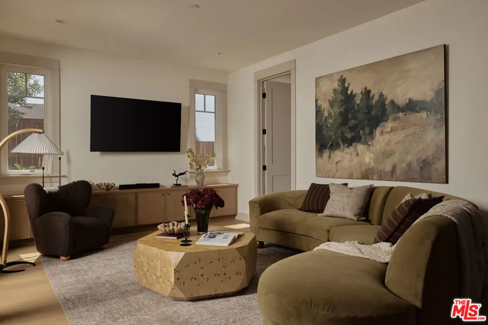 539 Punahou Street Altadena, CA 91001