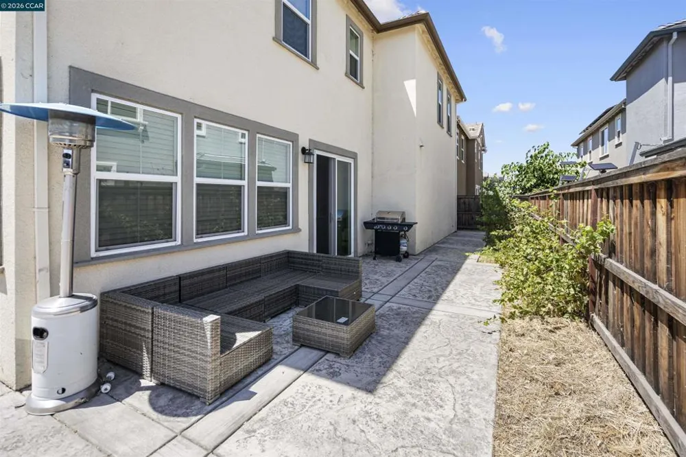 2214 Daimler St Lathrop, CA 95330