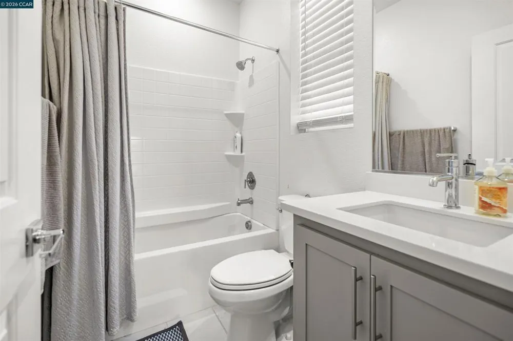 2214 Daimler St Lathrop, CA 95330