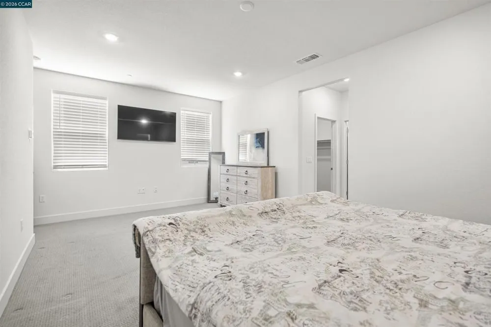 2214 Daimler St Lathrop, CA 95330