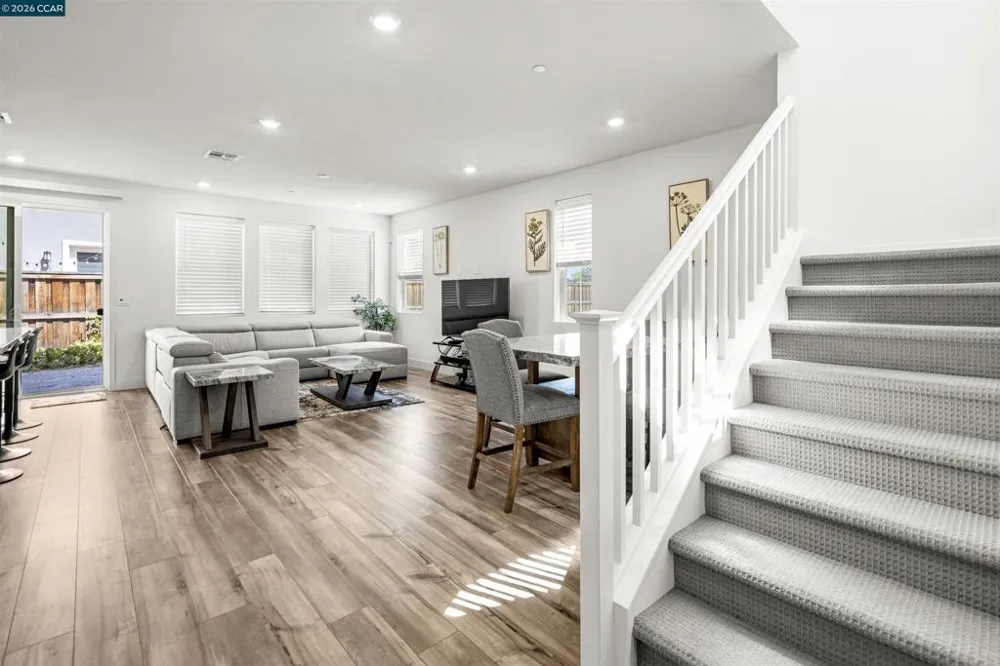 2214 Daimler St Lathrop, CA 95330