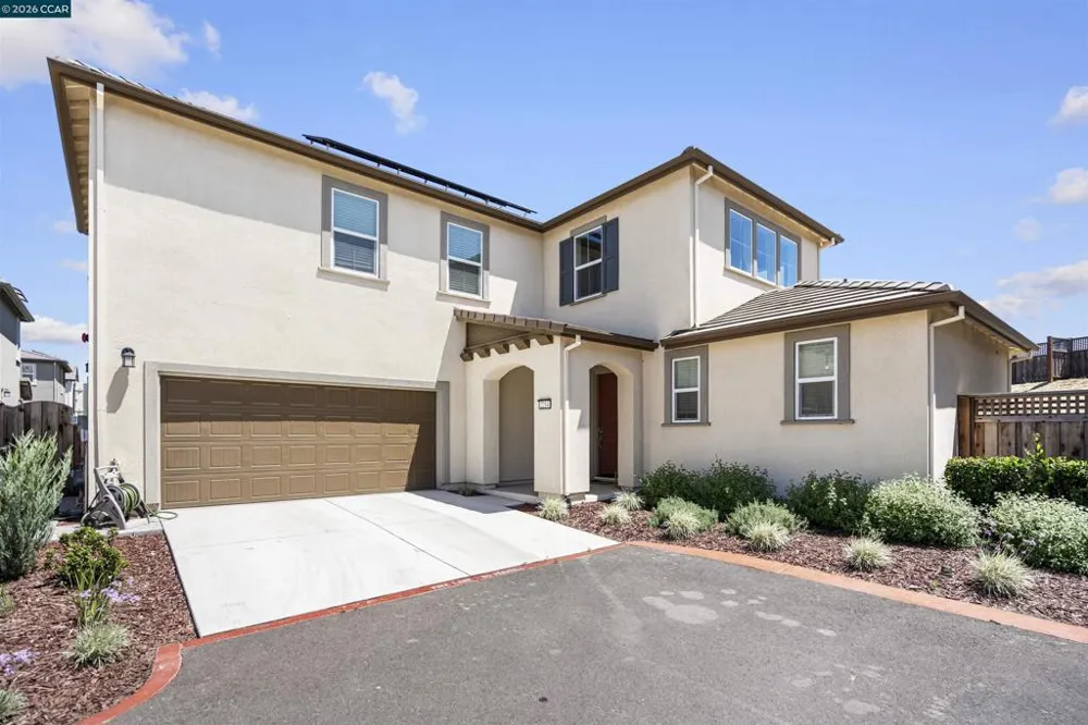 2214 Daimler St Lathrop, CA 95330