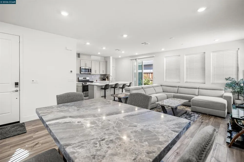 2214 Daimler St Lathrop, CA 95330