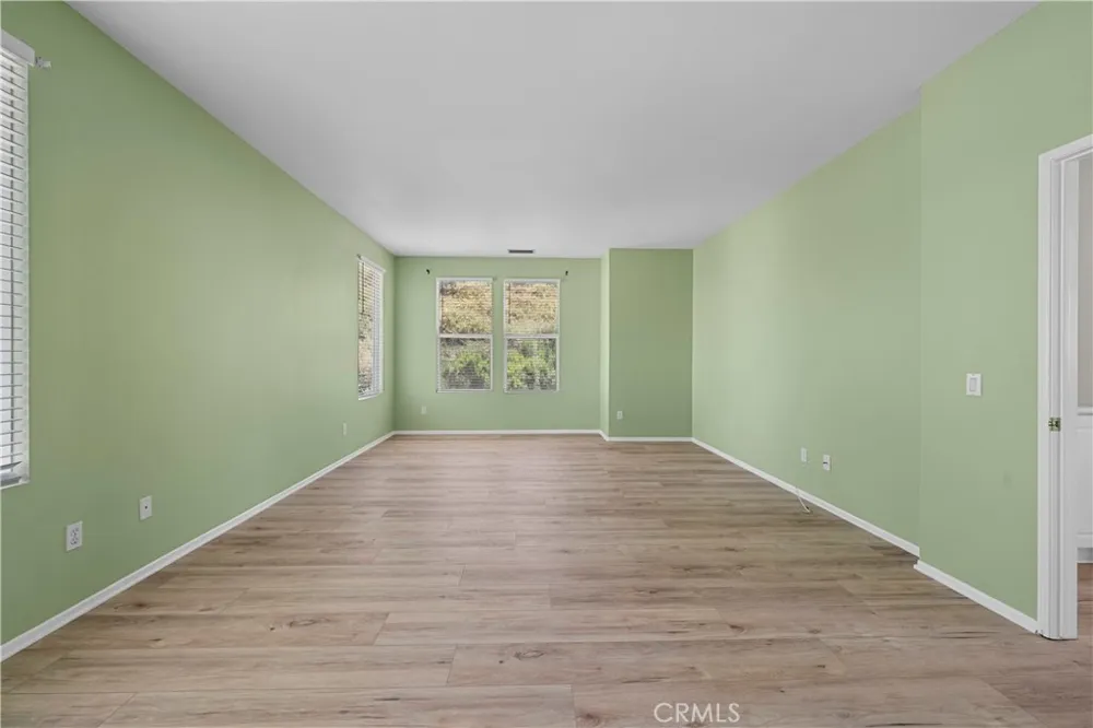 28454 Cascade Castaic, CA 91384