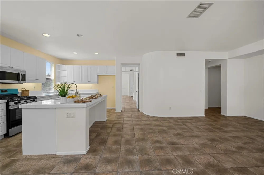 28454 Cascade Castaic, CA 91384