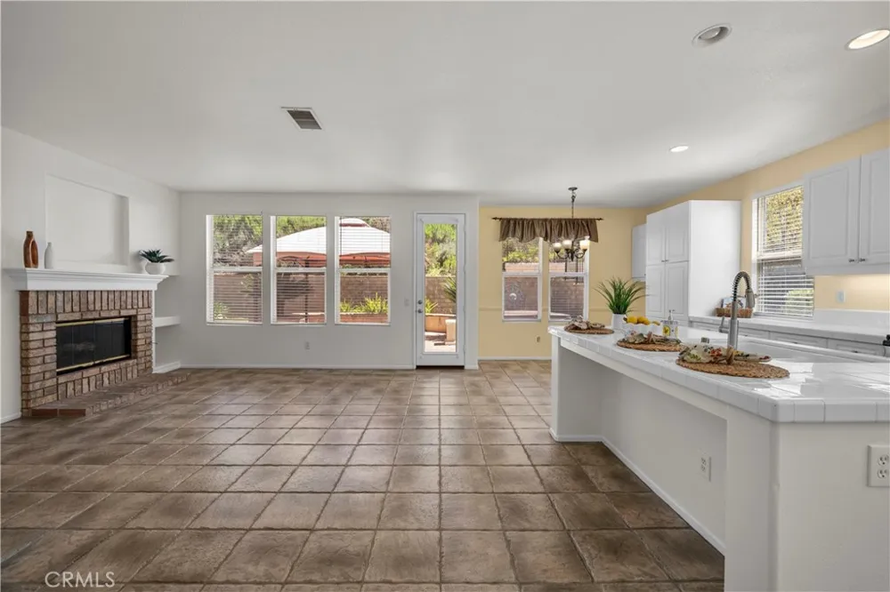 28454 Cascade Castaic, CA 91384