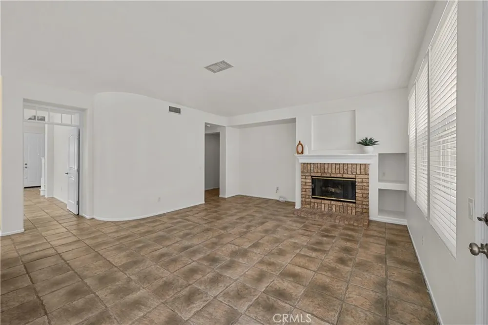 28454 Cascade Castaic, CA 91384
