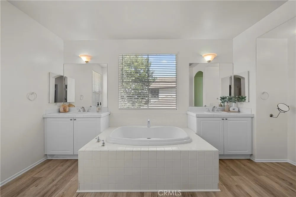 28454 Cascade Castaic, CA 91384