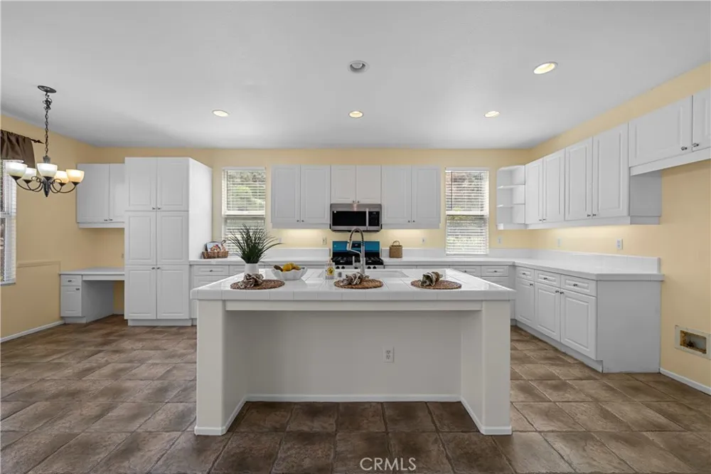 28454 Cascade Castaic, CA 91384