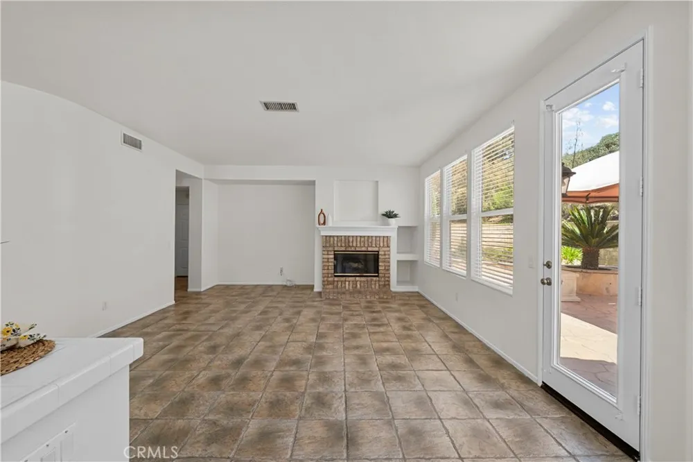 28454 Cascade Castaic, CA 91384