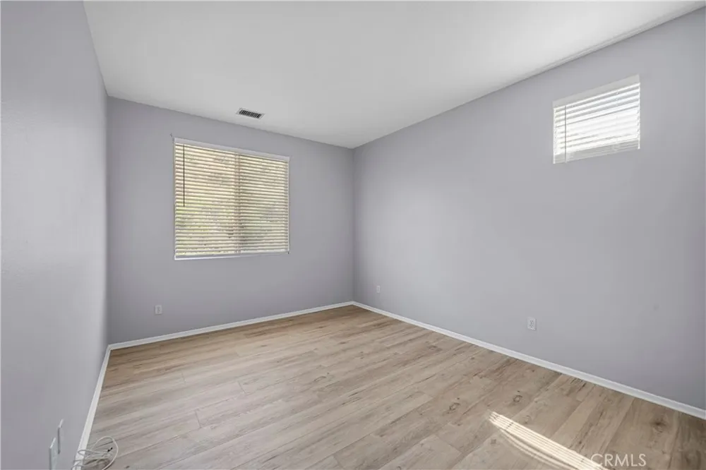 28454 Cascade Castaic, CA 91384