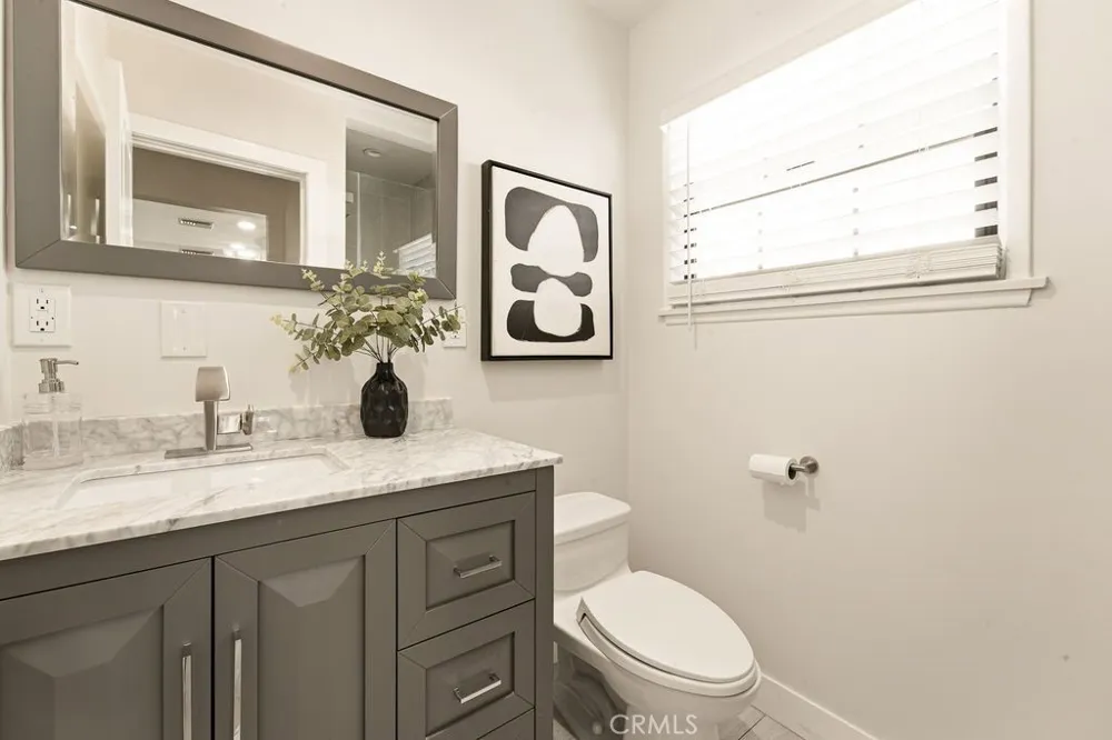 6313 Melvin Tarzana, CA 91335