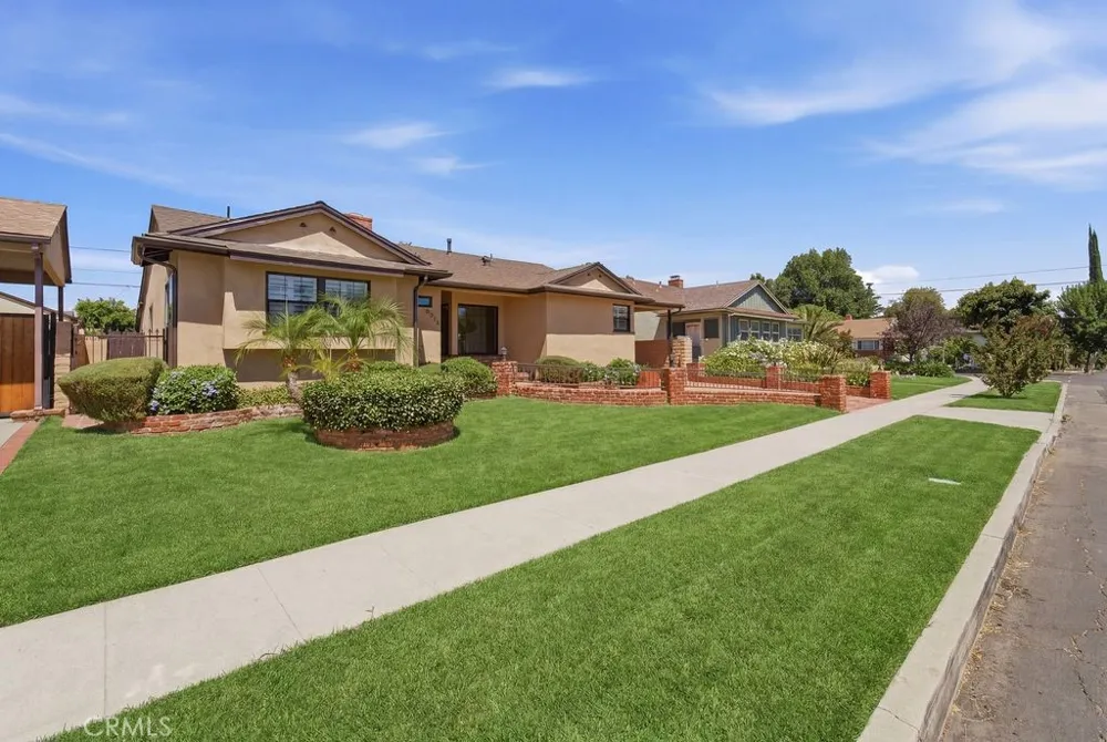 6313 Melvin Tarzana, CA 91335