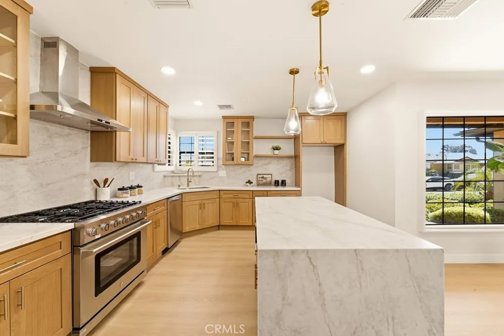 6313 Melvin Tarzana, CA 91335