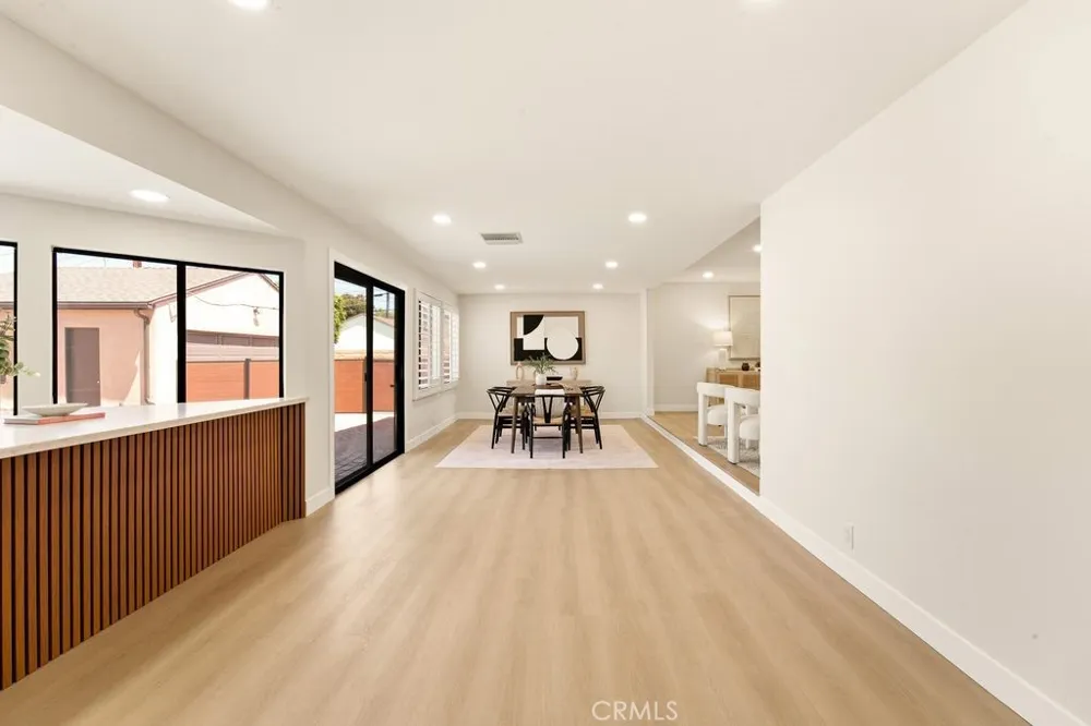 6313 Melvin Tarzana, CA 91335