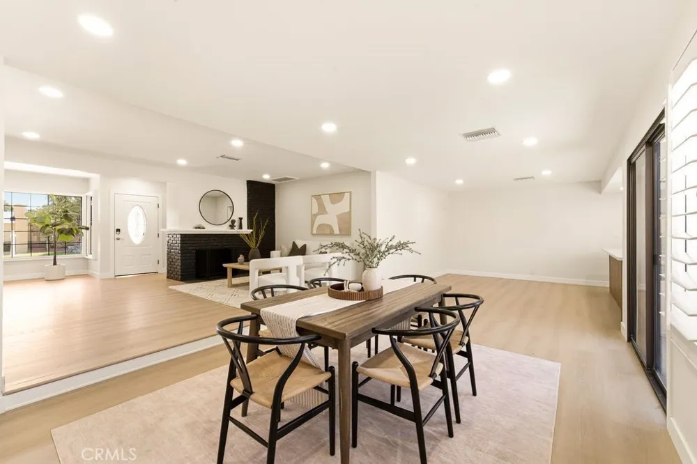 6313 Melvin Tarzana, CA 91335