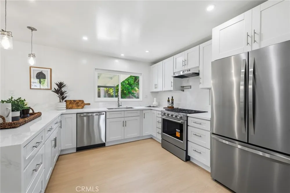 585 Wendy Newbury Park, CA 91320