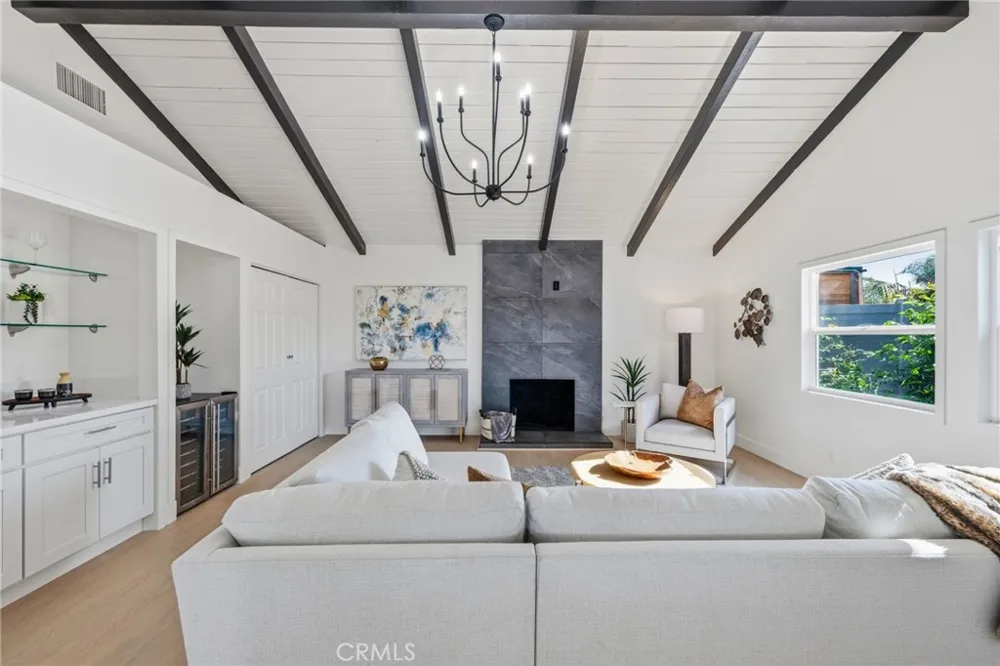 585 Wendy Newbury Park, CA 91320