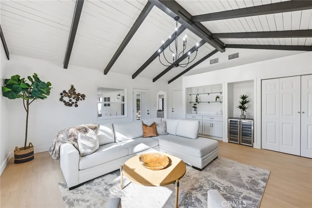 585 Wendy Newbury Park, CA 91320