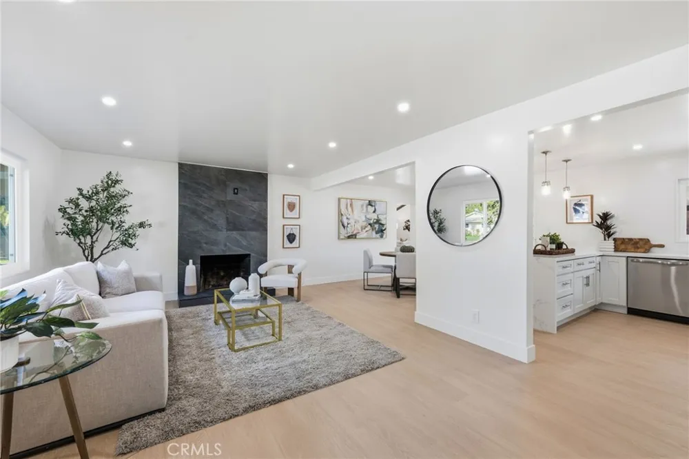 585 Wendy Newbury Park, CA 91320